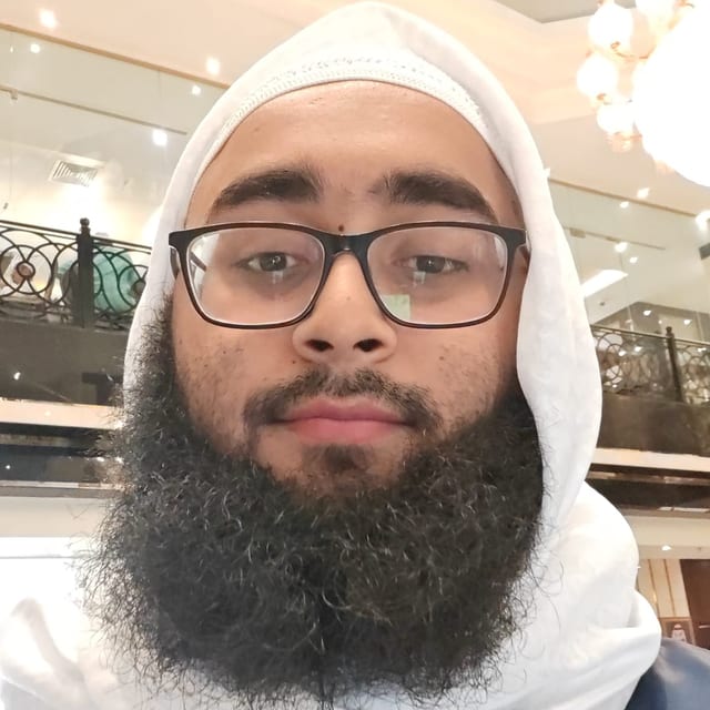 Khizar, Travel agent